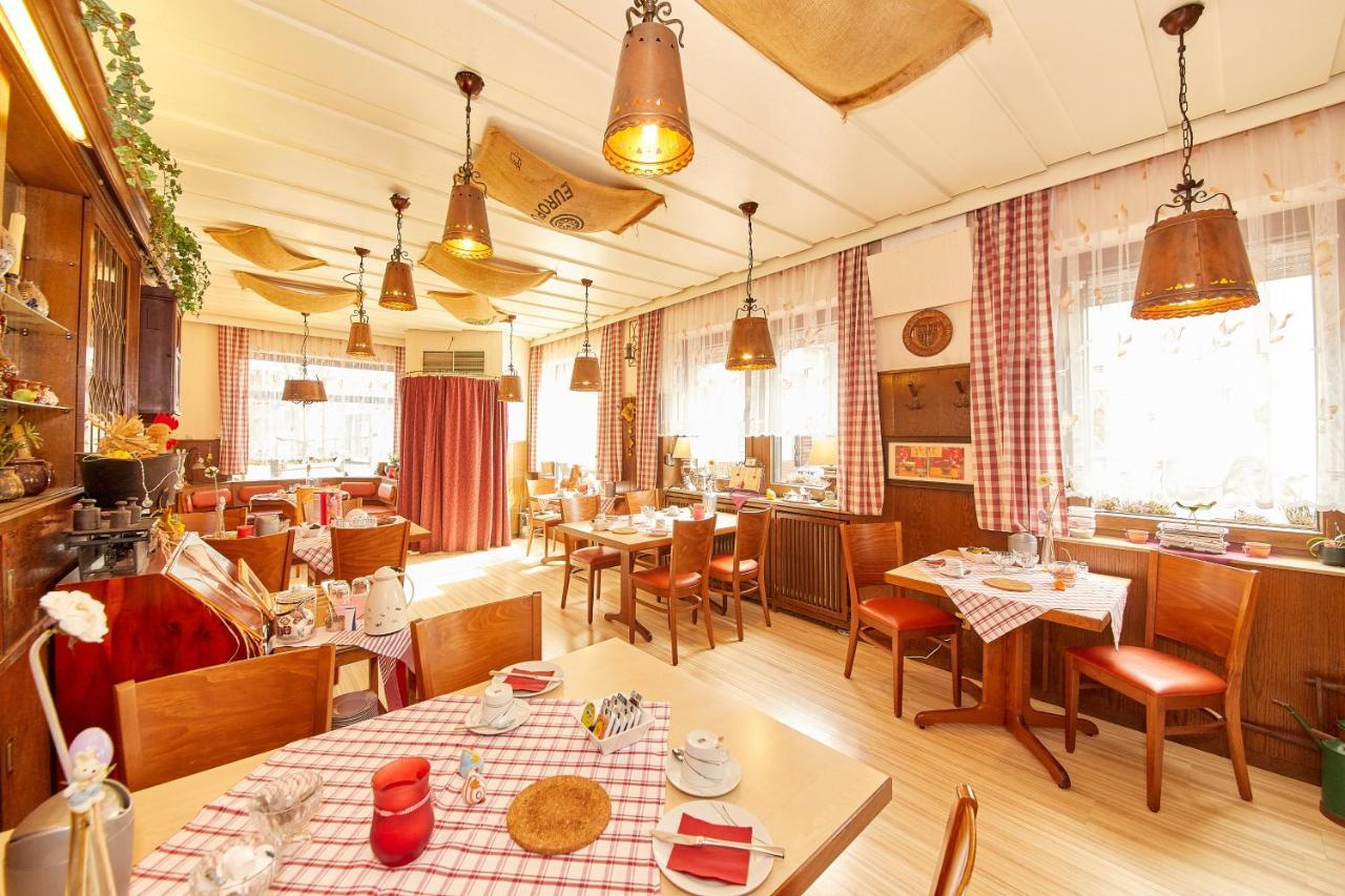 Hotel Zum Dicken Baum มาเยิน ภายนอก รูปภาพ