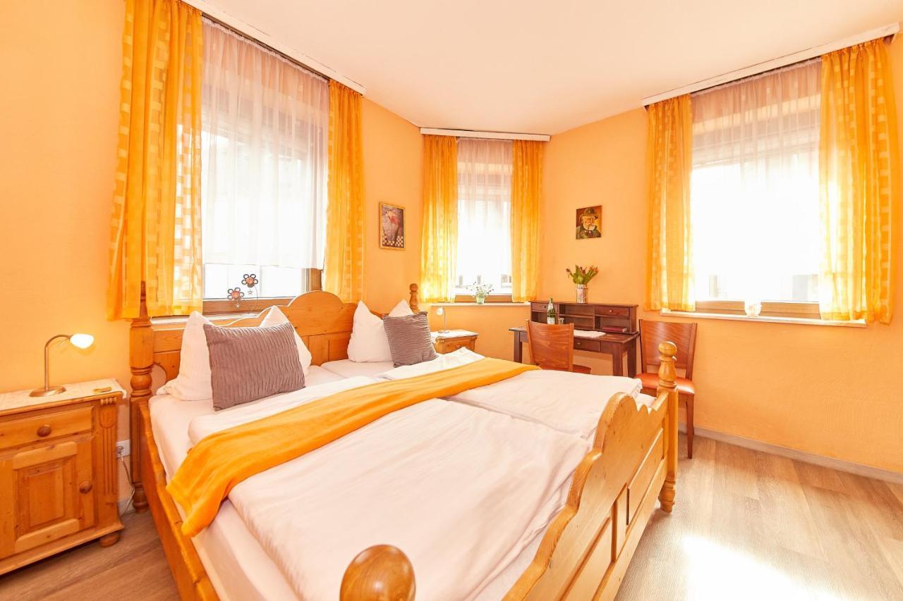 Hotel Zum Dicken Baum มาเยิน ภายนอก รูปภาพ