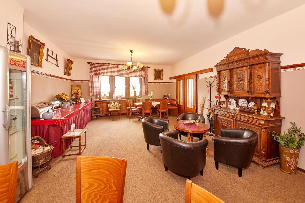 Hotel Zum Dicken Baum มาเยิน ภายนอก รูปภาพ